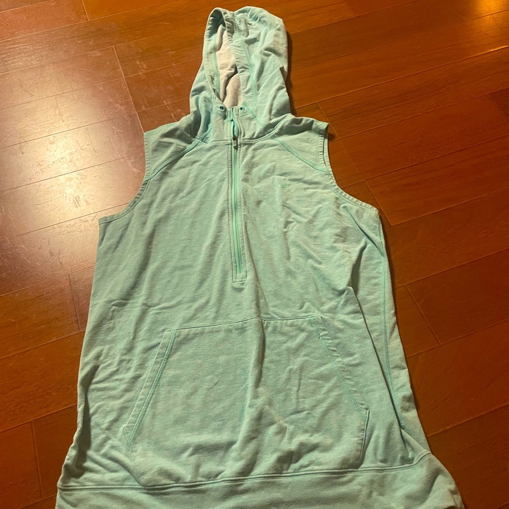 Nike 3 Quarter Hooded Zip —size medium